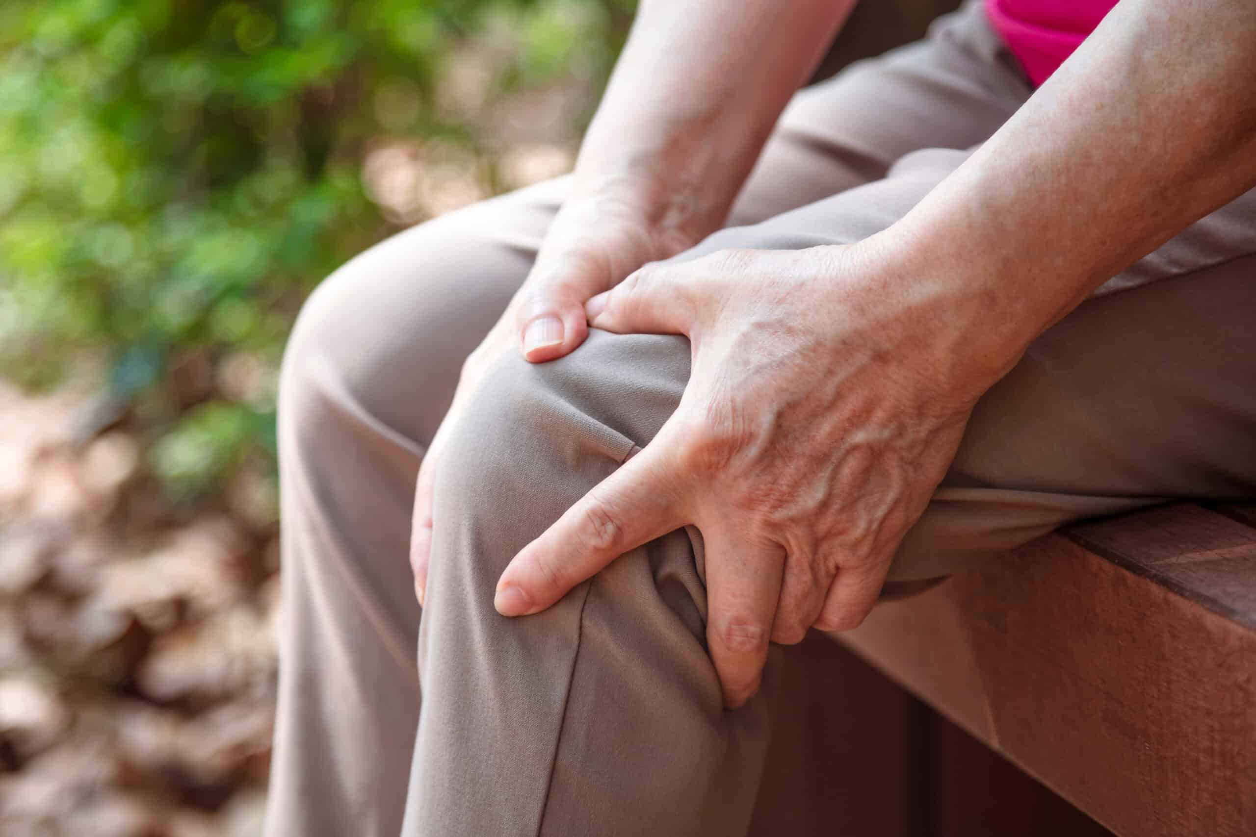 scarpe che aggravano i dolori al ginocchio