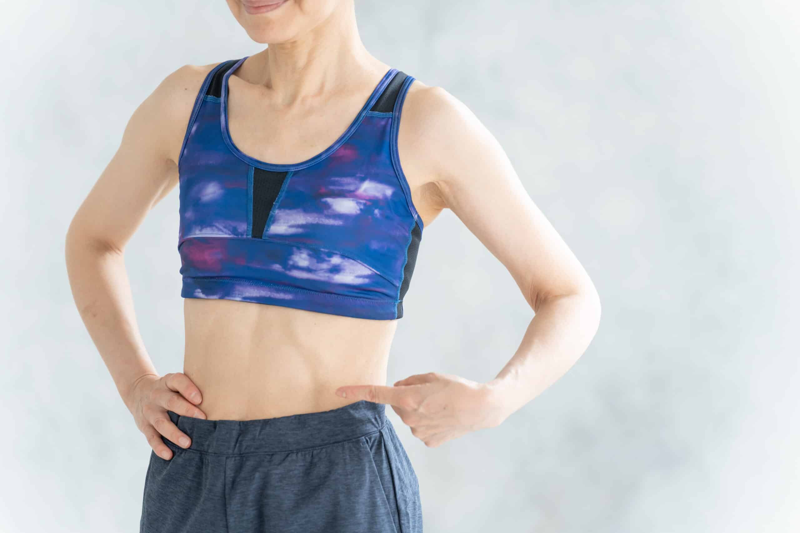 Esercizi per avere una pancia piatta dopo i 55 anni